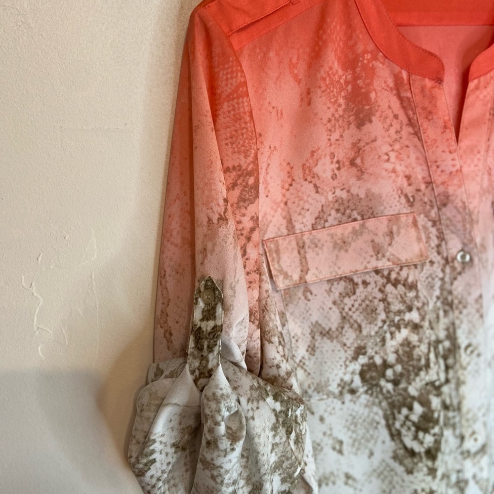 Calvin Klein~Sheer Ombré Snakeskin Blouse~Long Sleeve w/Button Tabs~Size 1X - Picture 12 of 16